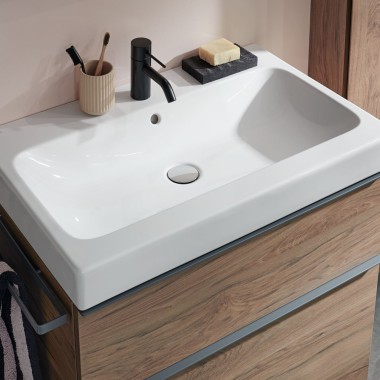 Lavabo classique Geberit iCon avec meuble sous lavabo