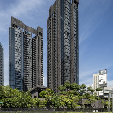 I grattacieli del sito Martin Modern combinano due risorse preziose nella metropoli densamente popolata di Singapore: lo spazio e la natura. (© Darren Soh)