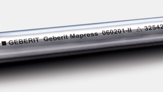 La dicitura in nero contraddistingue il tubo di sistema Geberit Mapress acciaio inox CrNiMo